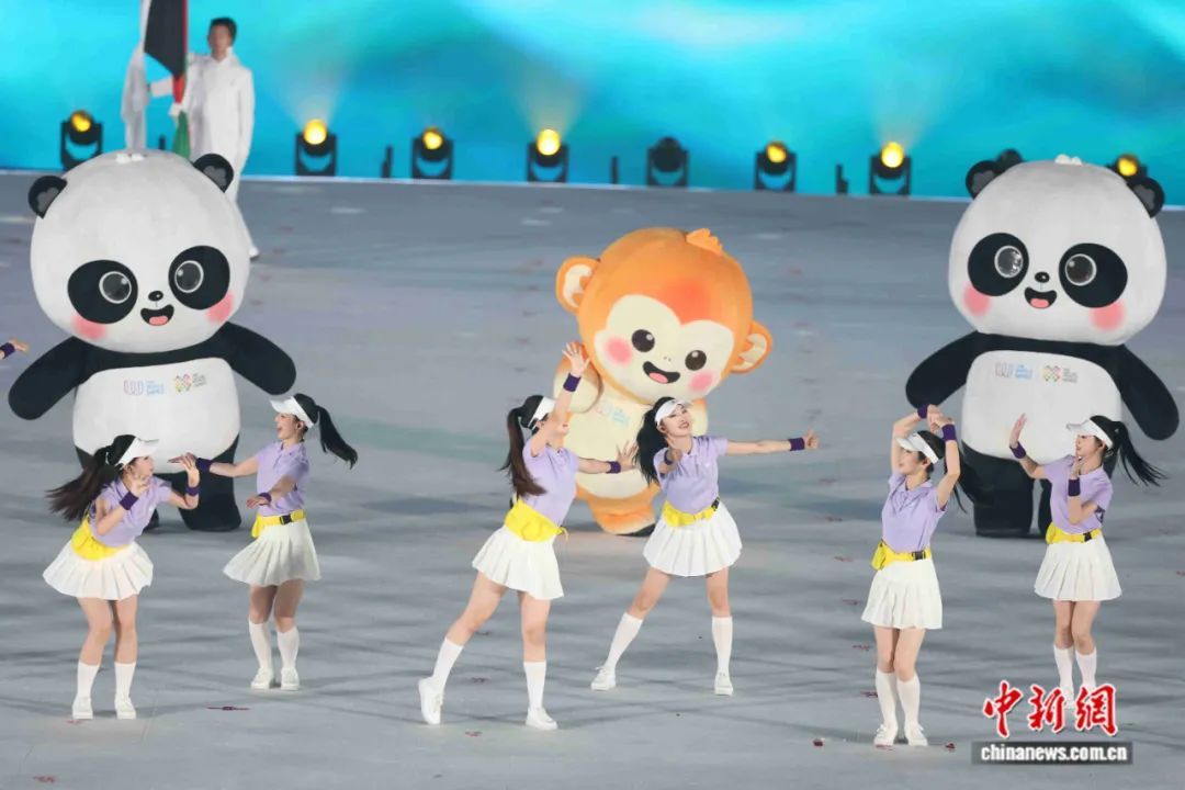 中新社记者, src