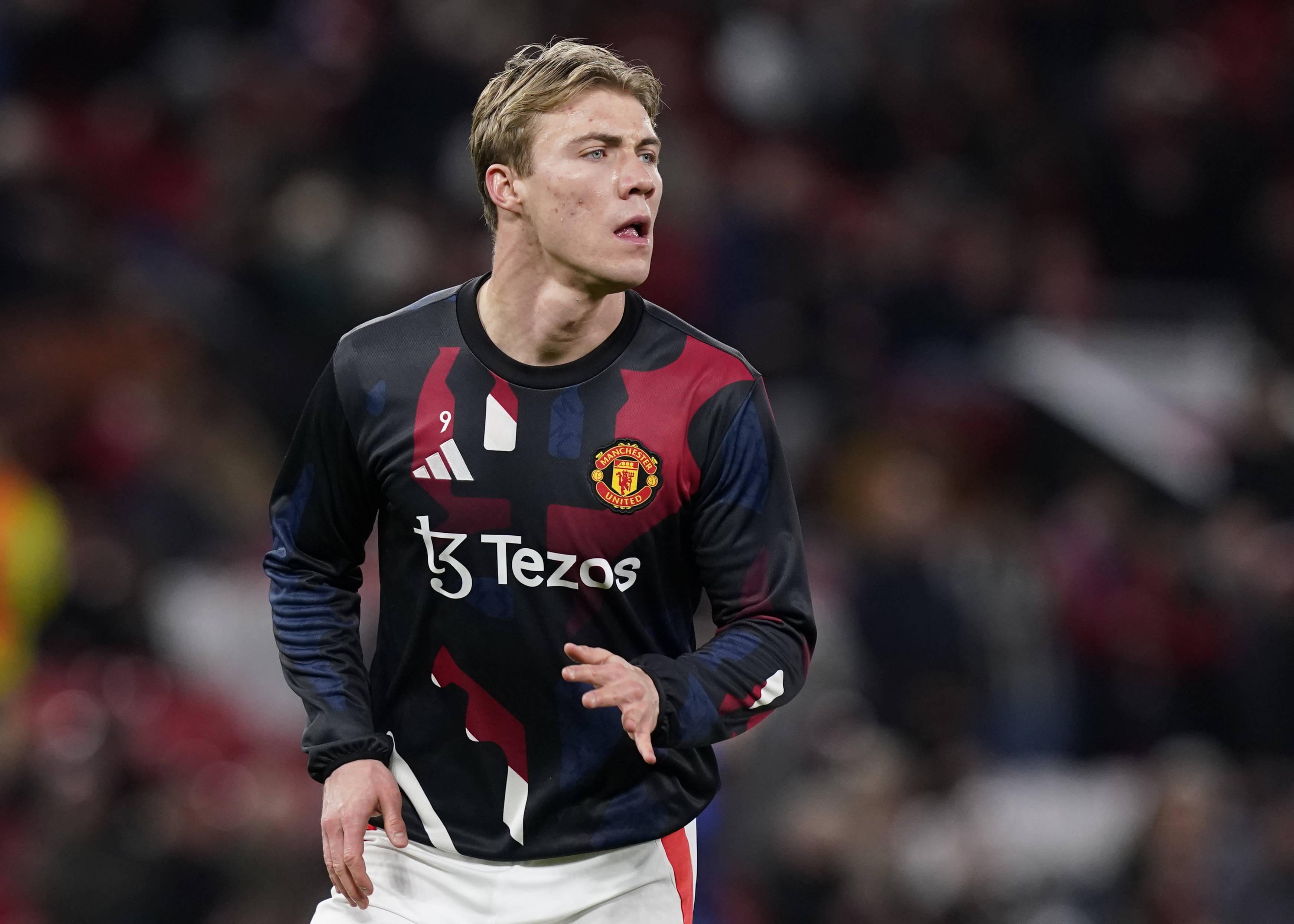 踢球或者留, 望将霍伊伦, 并为队内的