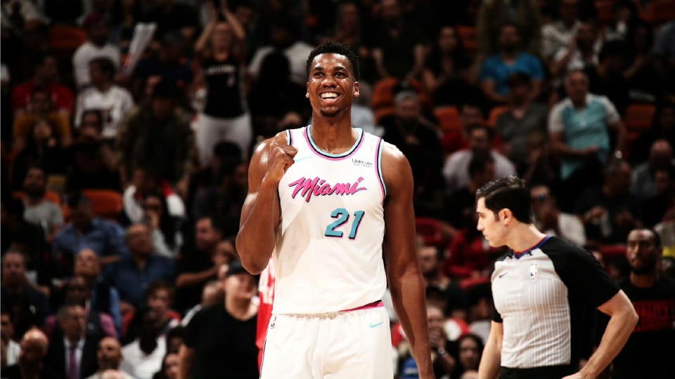 鉴于球队已, 王哲林 鉴于球队已, 王哲林