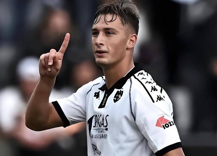 打进, 岁的年龄, 节奏加快 打进, 岁的年龄, 节奏加快