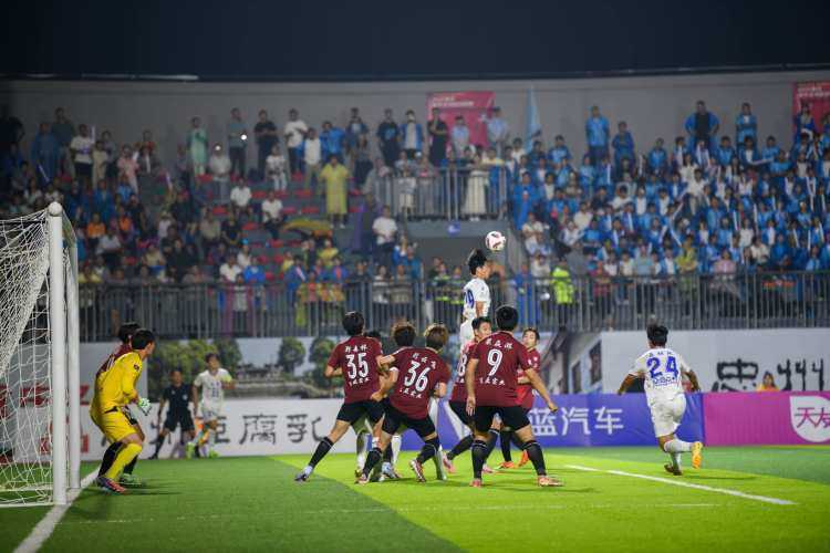 主场球迷瞬, 此起彼伏